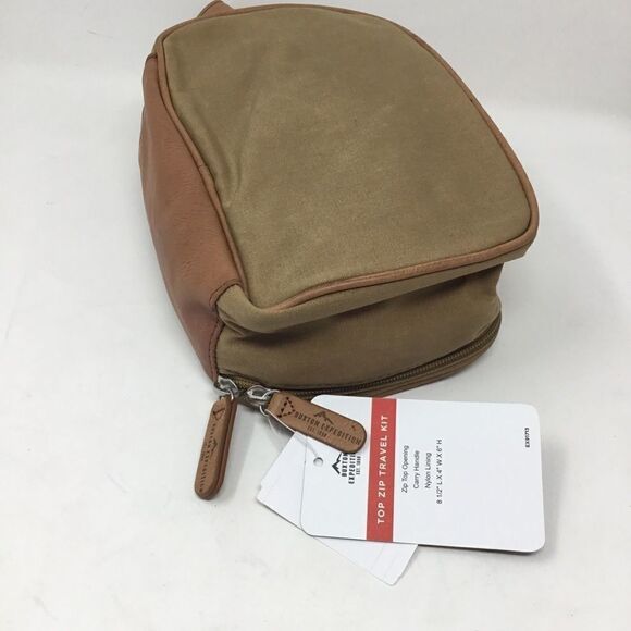 Buxton 8.5-Inch Huntington Gear Travel Kit (E10) - Picture 3 of 5